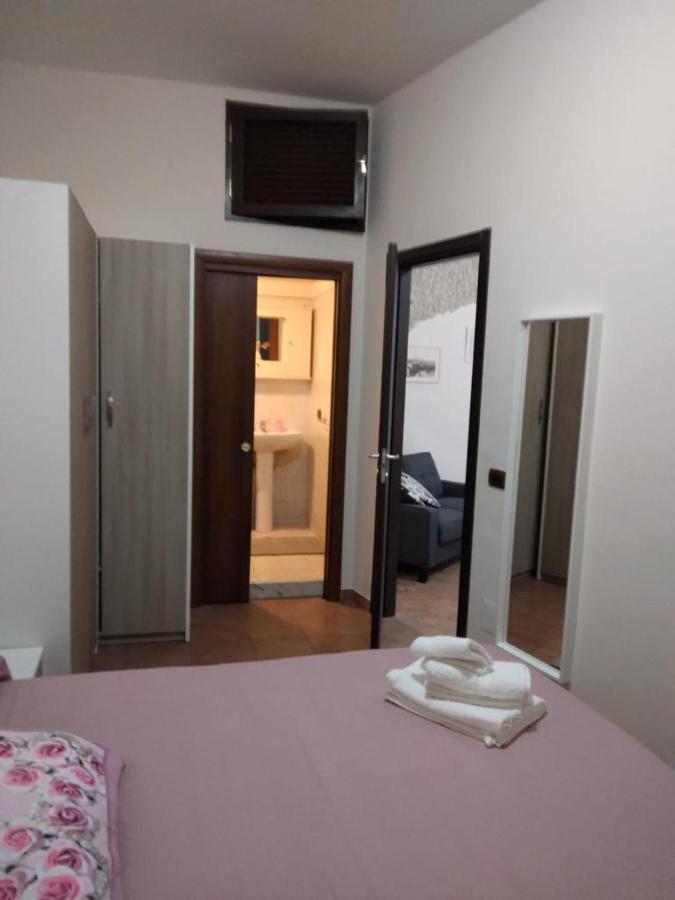 Dimora Donna Carmela Apartment เนเปิลส์ ภายนอก รูปภาพ