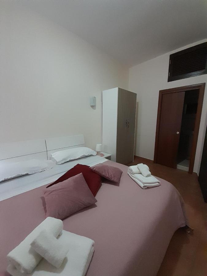 Dimora Donna Carmela Apartment เนเปิลส์ ภายนอก รูปภาพ