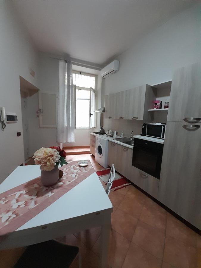 Dimora Donna Carmela Apartment เนเปิลส์ ภายนอก รูปภาพ